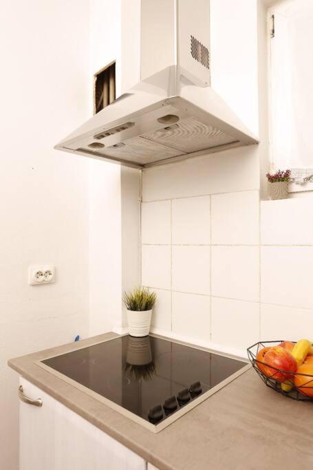 1 Bdrm Apartment In City Center Bucharest Exterior photo